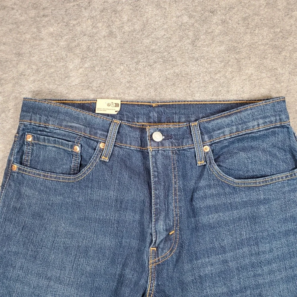 Levi's 559 Jeans Mens 33x32 Medium Wash Blue Denim Stretch Relaxed Straight NWT